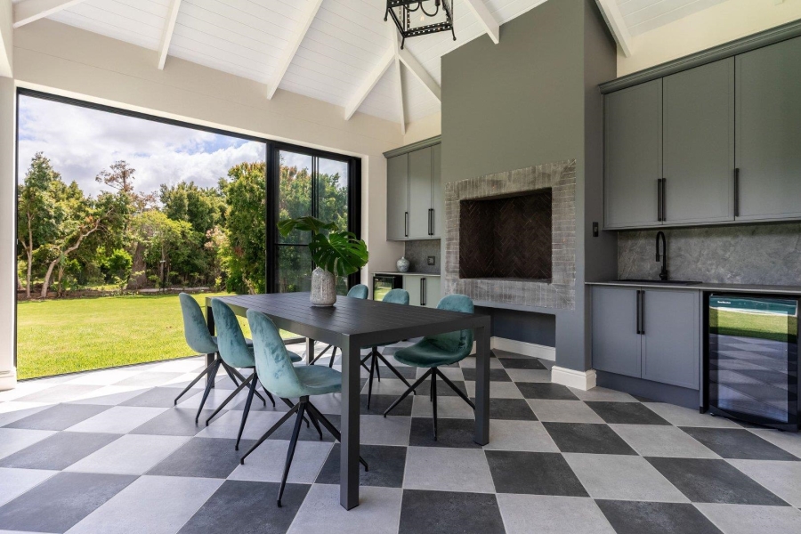 5 Bedroom Property for Sale in Constantia Western Cape